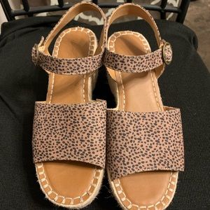 Universal Thread Espadrille Platform Wedge Sandal 9.5 Wide